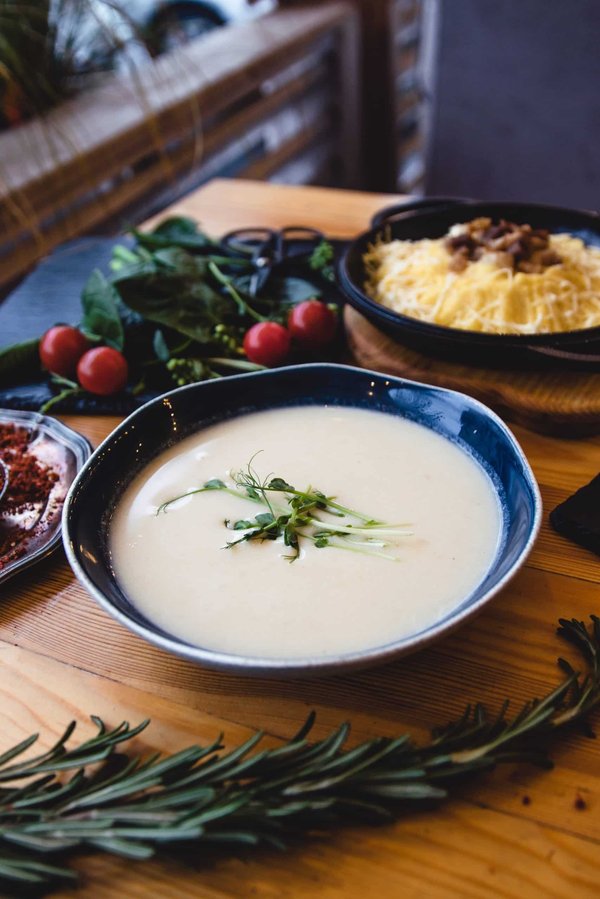 Quelle est la meilleure saison pour faire un trekking dans les montagnes de l'Altaï en Russie?