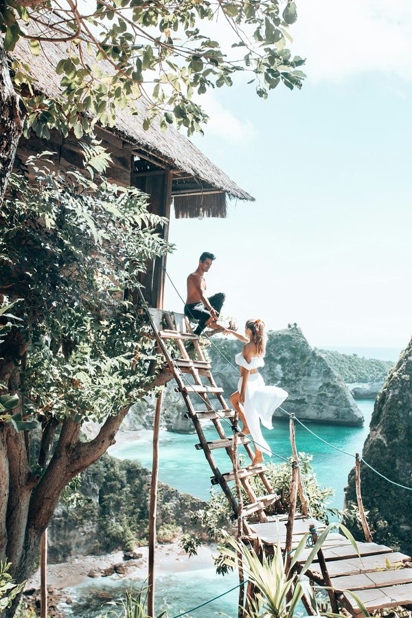 Cabane perchée de rose : une nuit magique à là-haut
